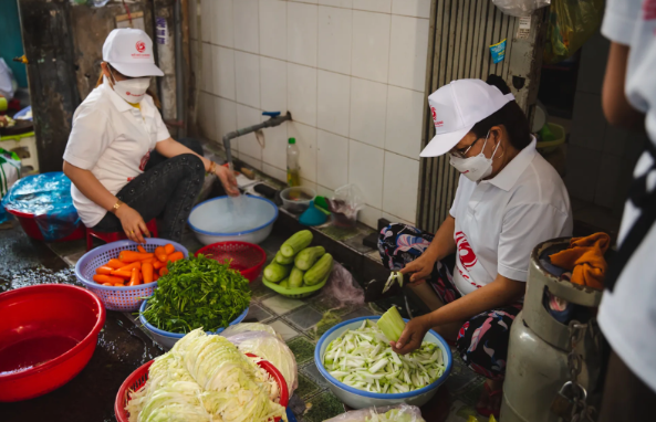 Các món ăn đều được “SODO và những xuất cơm yêu thương” chuẩn bị kỹ lưỡng, đảm bảo vệ sinh an toàn Các món ăn đều được “SODO và những xuất cơm yêu thương” chuẩn bị kỹ lưỡng, đảm bảo vệ sinh an toàn